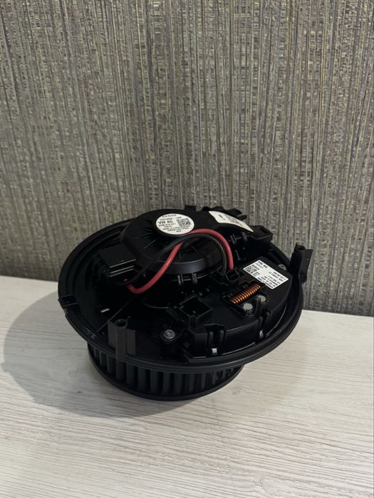 Резистор вентелятора пічки denso (passat b8.5 2021)