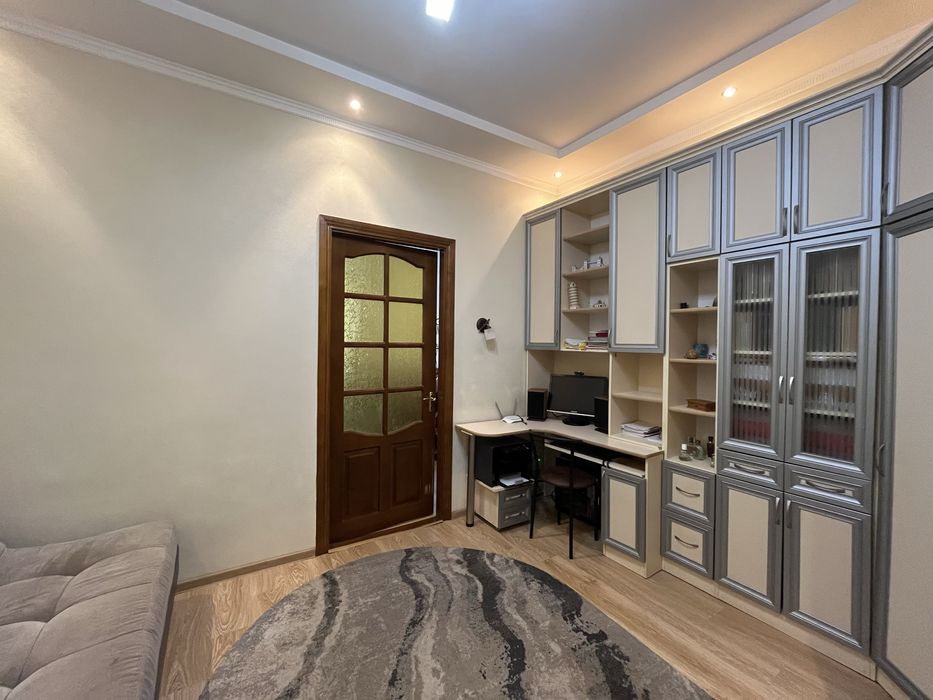 Готовий напівособняк в районі Парку Шевченка