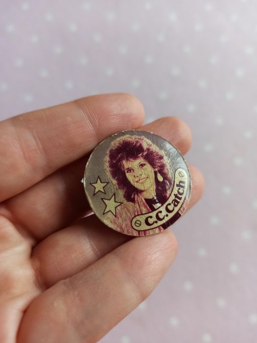 Przypinka PRL vintage C.C. Catch muzyka pop  80s 1980s lata 80te