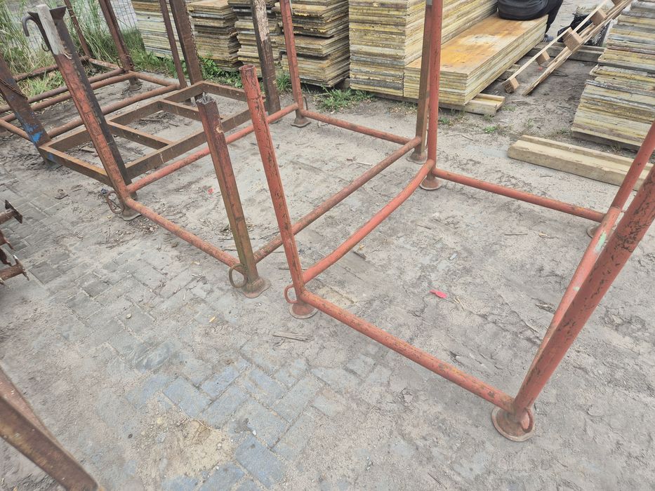 Kosze do przechowywania stempli czy rur, podpory stropowe - Gryfice