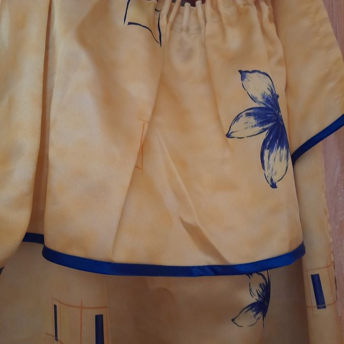 Продам шторы на окно