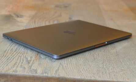 MACBOOK PRO  ( EARLY 2017 ) 2,9Gh