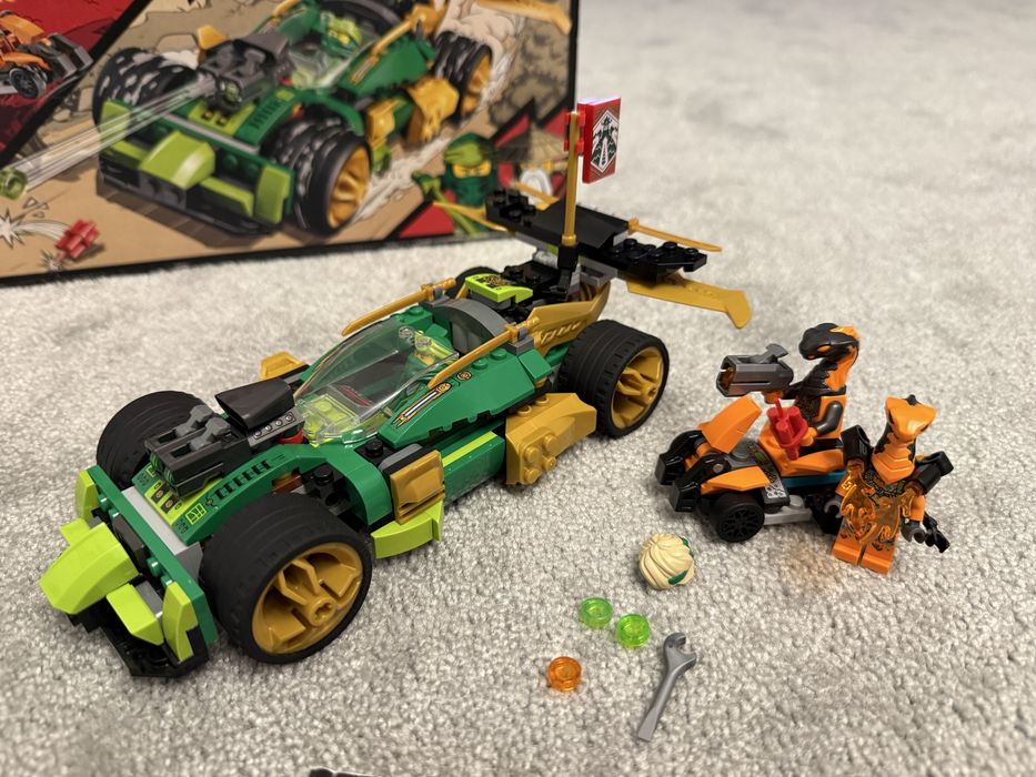 Конструктор LEGO NINJAGO Перегоновий автомобіль Ллойда EVO 71763