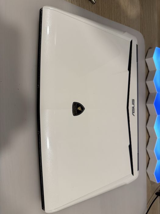 Asus Lamborghini VX5