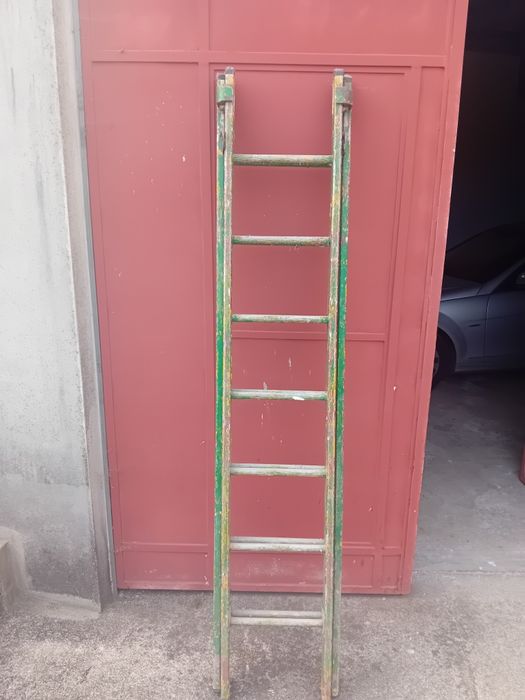 Vendo escada em alumínio