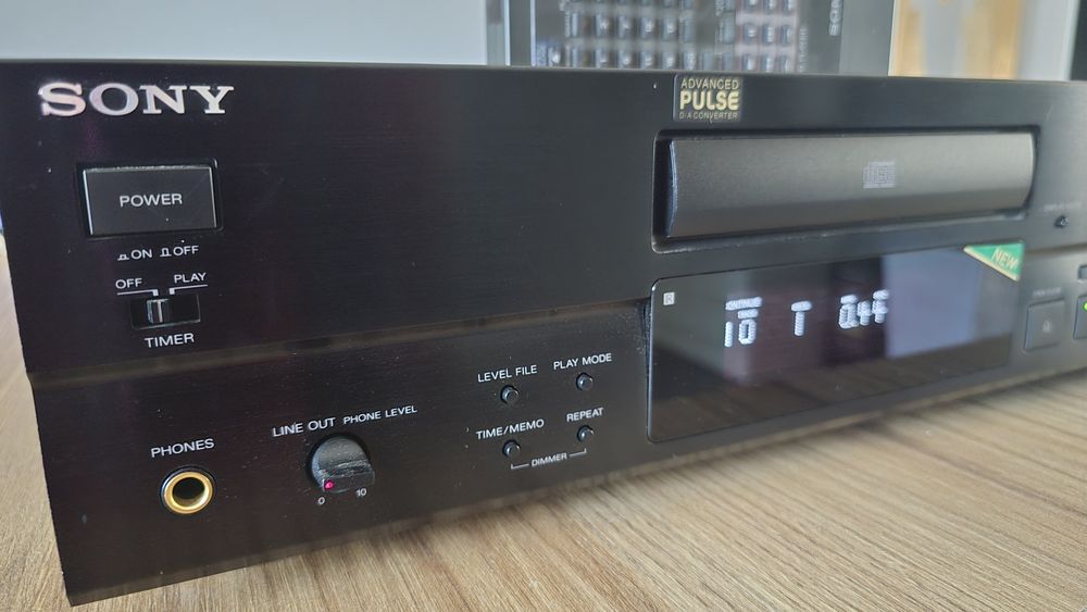 Sony X303ES- CD plus pilot