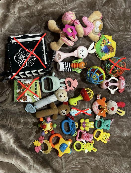 Іграшки для малюка 0+