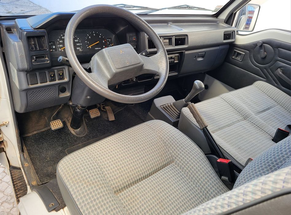 Mitsubishi L300 III 2.5 D Van 70cv 150mil km