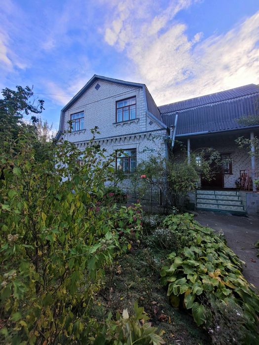 Продам просторий будинок на Посьолку