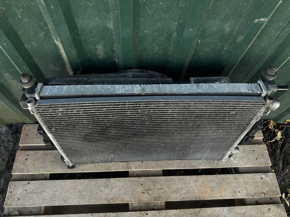 Вентилятор радиатора диффузор Renault Scenic Megane