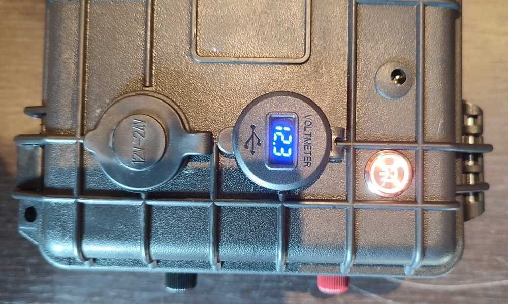 Powerbox 50Ah z lampką na pilota .