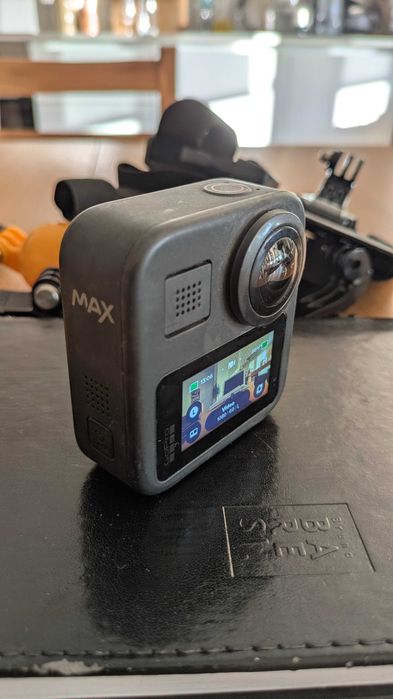 GoPro Max com acessórios