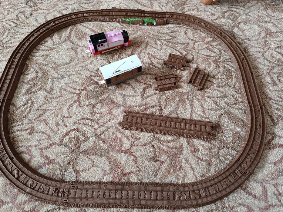 Zestaw torów i 2 lokomotywy Tomek i Przyjaciele