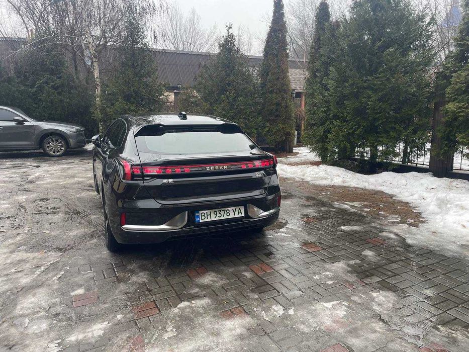 Продам Zeekr 001