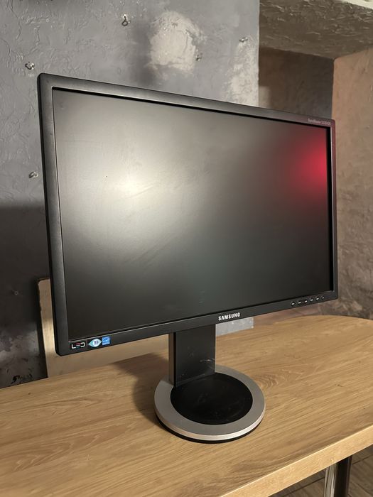 Монитор Samsung