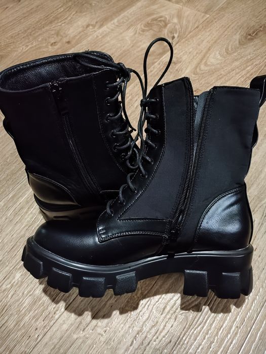 Продам осінні ботінки