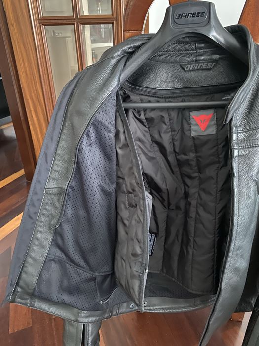 Blusão Couro Moto Dainise em perfeito estado