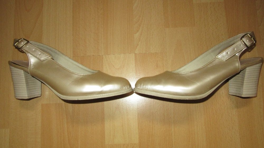 Złote sandałki r. 38. Święta, sylwester.