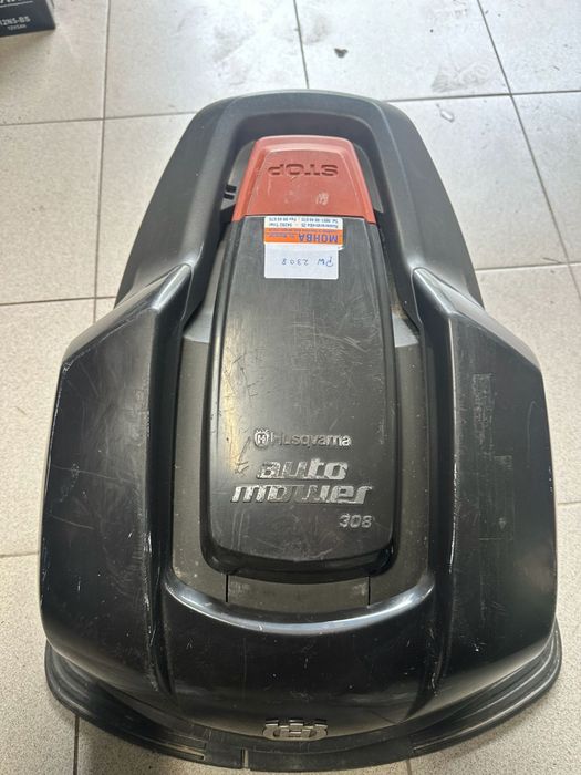 Robot koszący do trawy