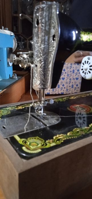 Vendo máquinas de costura antigas