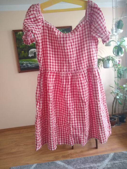 Sukienki letnie r.M  50 zl