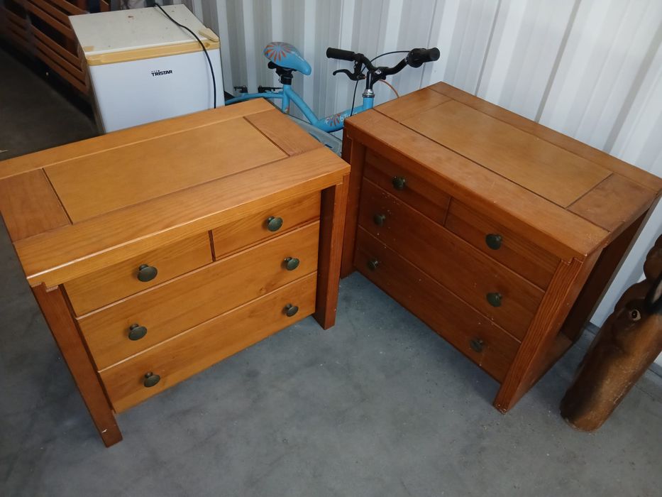 Comodas/mesa de cabeceira