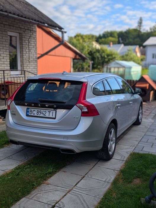 Volvo v60 2.0 t5