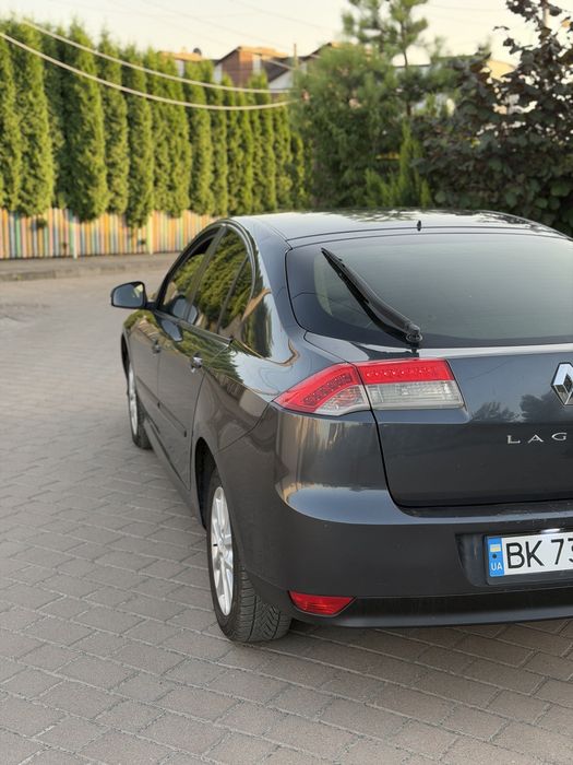 Renault Laguna III гарний стан, чудова техніка.