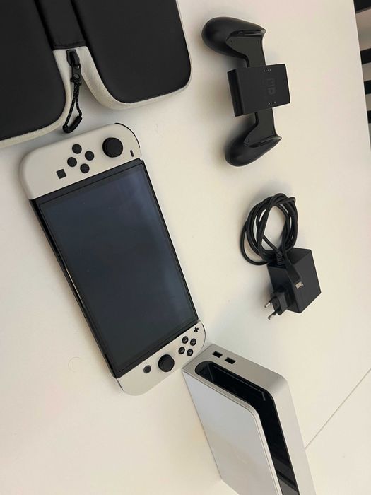 Nintendo Switch OLED Branca | Como nova + Dock + microSD 64GB