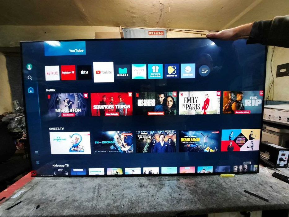 65" SAMSUNG НОВИЙ 4K UHD 8серія Смарт Український 65BU8500 з Німеччини