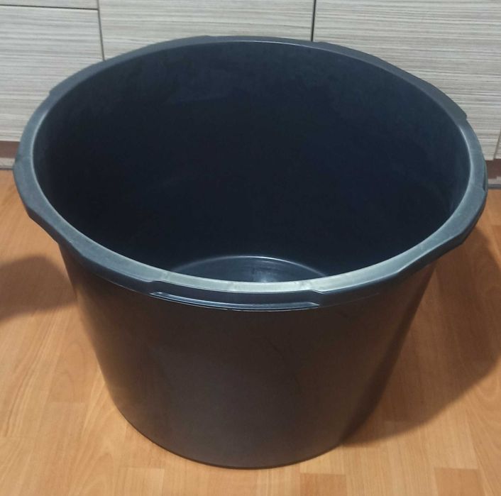 Продам ёмкость строительную 90 л