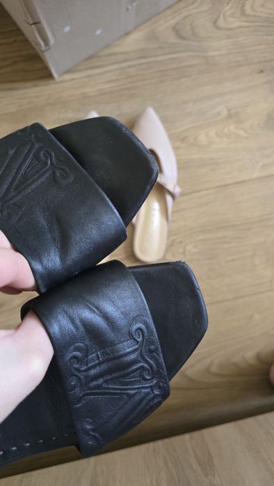Max mara шльопанці шкіра 35.5