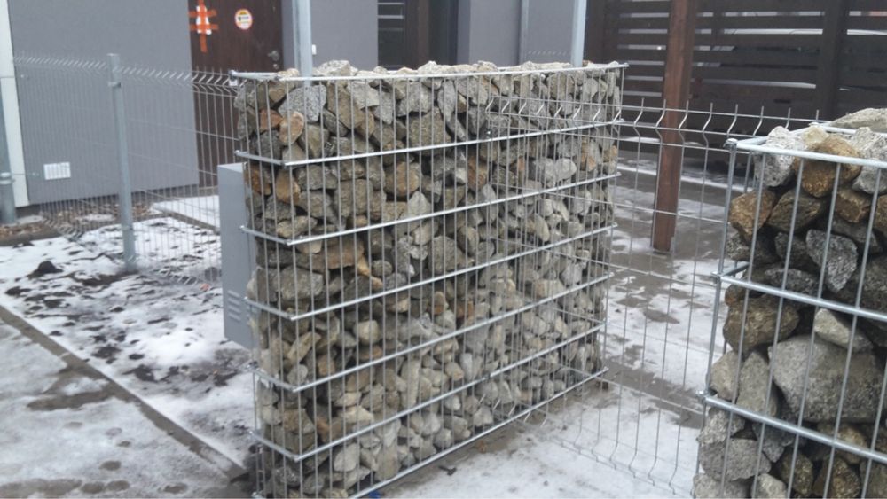 Gabion , gambion , gabiony