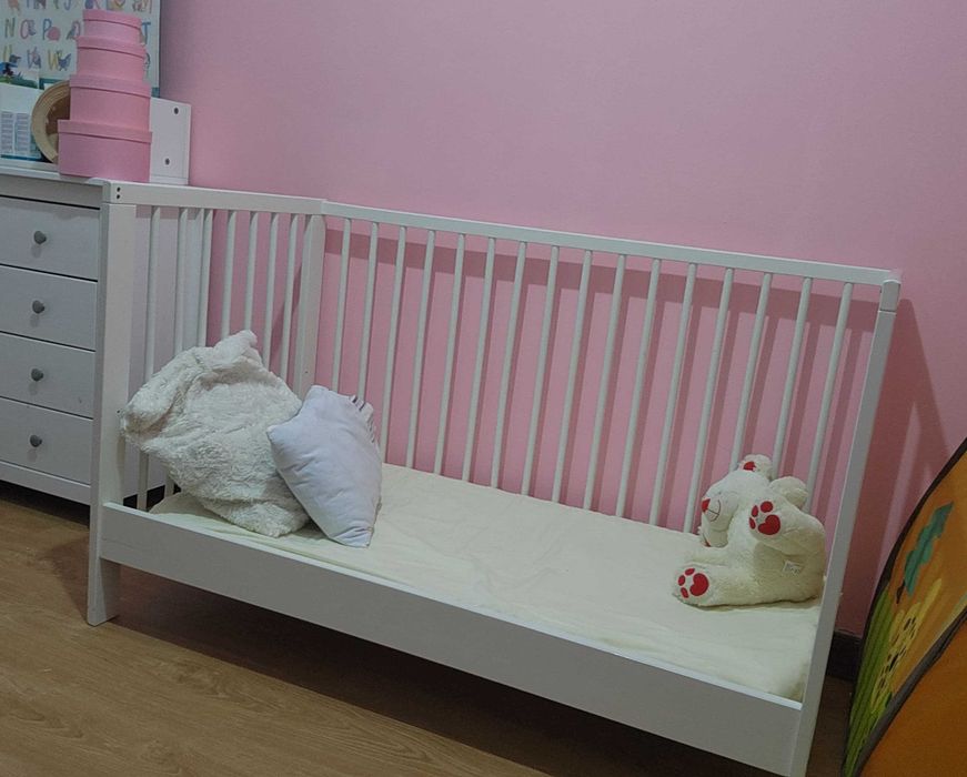 Vendo do IKEA Berço branco 60x120 cm 4,5/5 +
Colchão de espuma p/berço