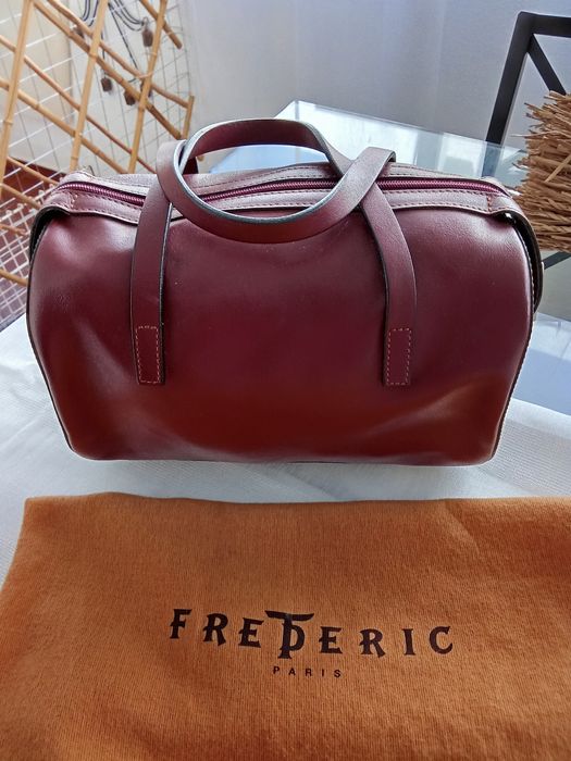 Mala em Pele Bordeaux