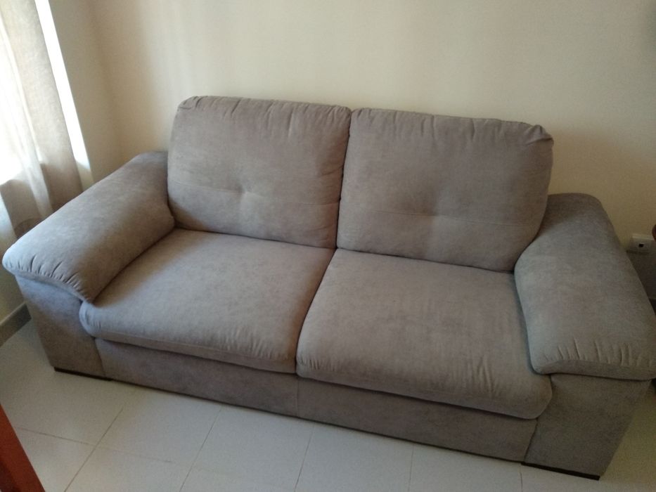 Sofá 3 pessoas novo sem uso
