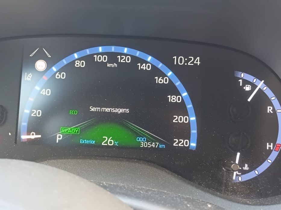 Toyota Yaris Cross Híbrido — 31.000 km / Garantia Toyota