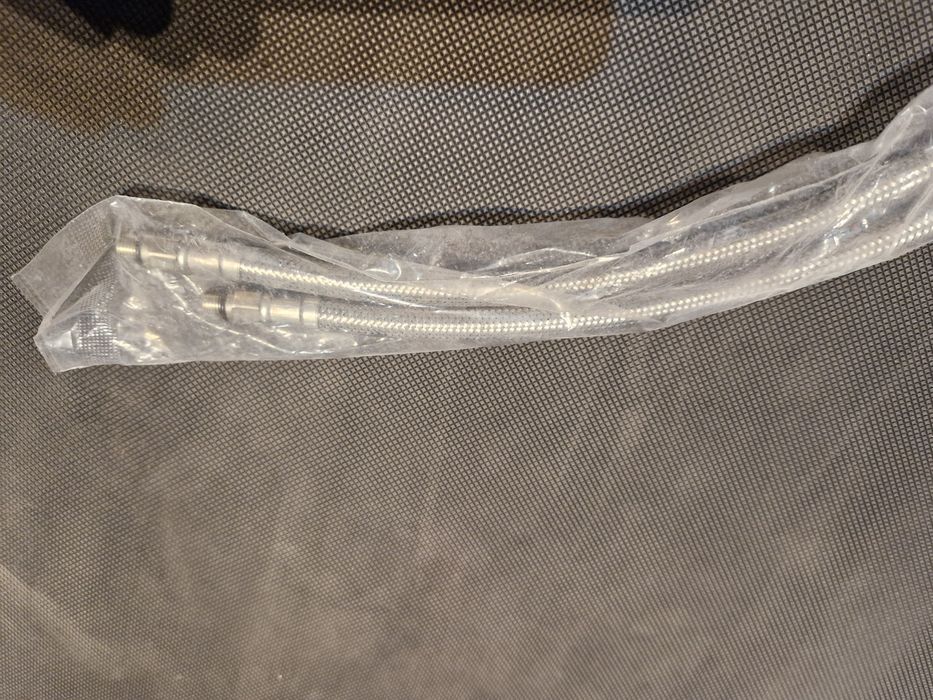 Wężyki przyłączeniowe do baterii  3/8  35cm