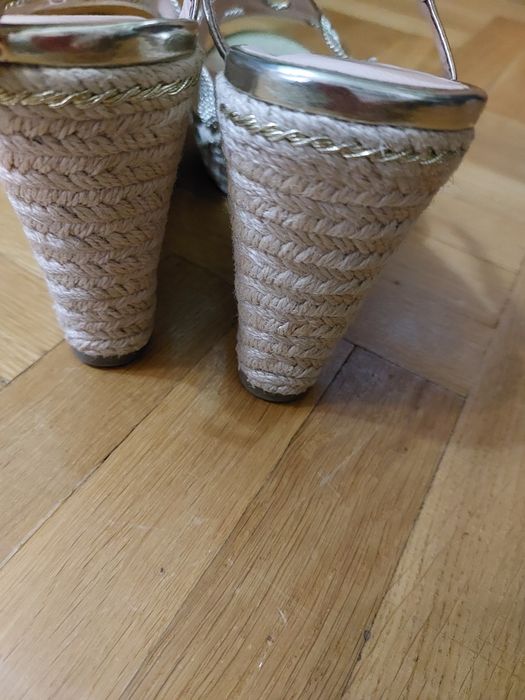 39 розмір золоті босоніжки