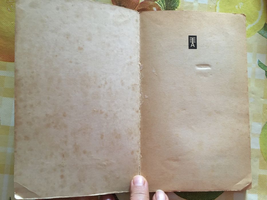 Dois livros muito antigos