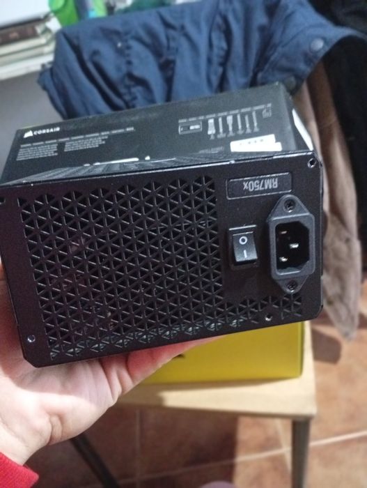 Fonte RM750x - corsair