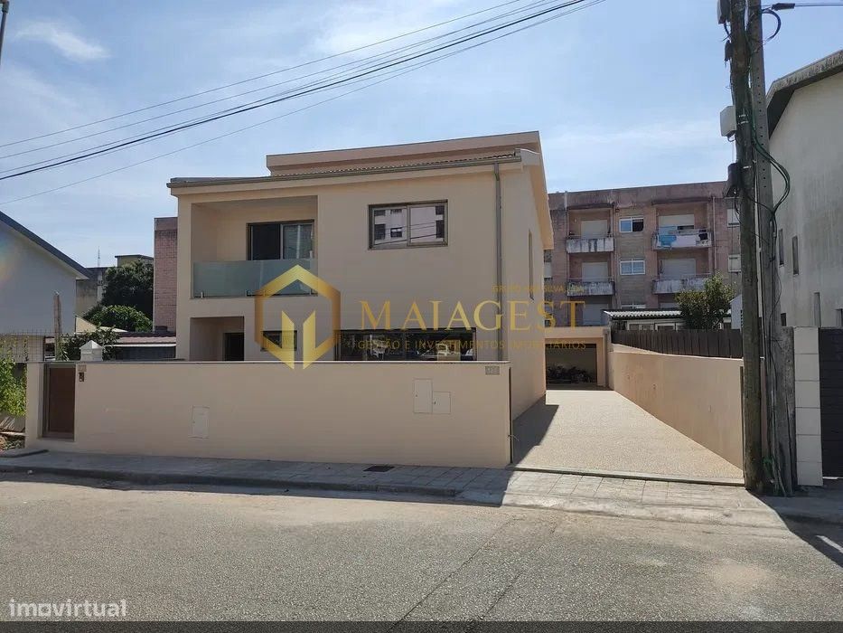 Moradia T3 Moderna à Venda em Valongo