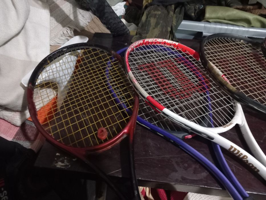 Lote de ténis  e raquetes