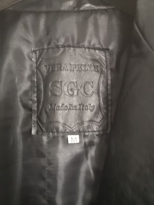 Шикарный кожаный плащ в хорошем состоянии размер 48-50 чёрный