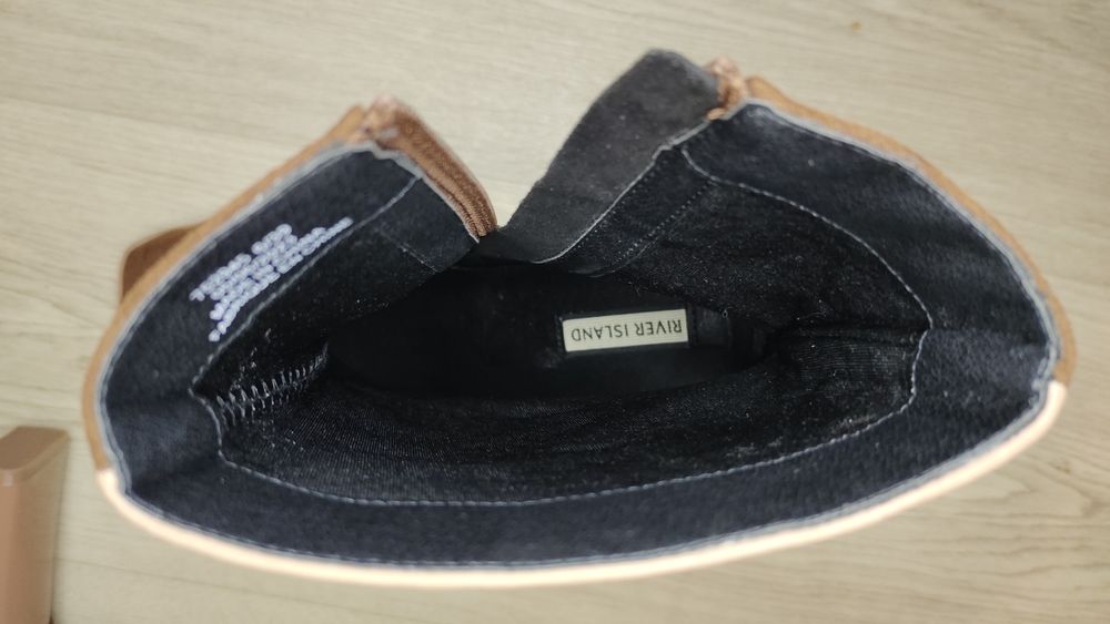 Ботильйони від River Island, 39.