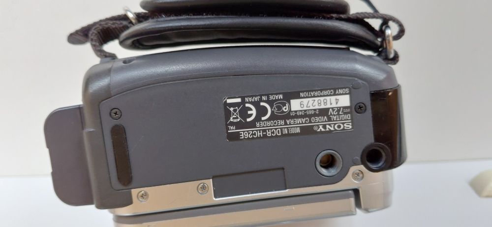 Цифровая видеокамера Sony DCR-HC26E