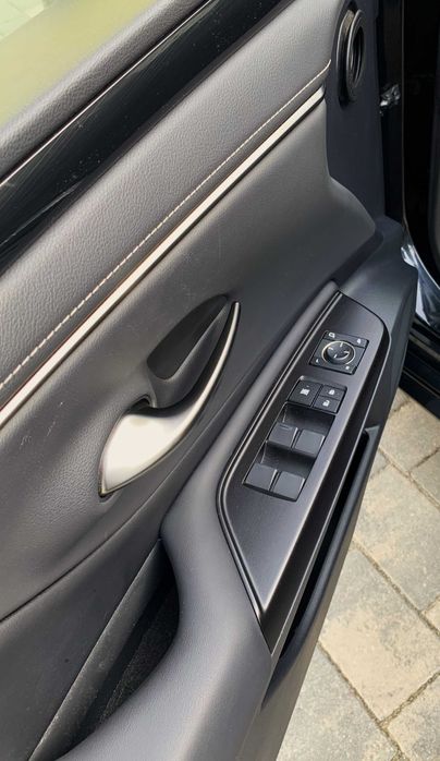 Zadbany LEXUS ES 300h