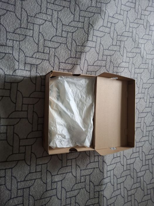 Продам кросівки не вживані