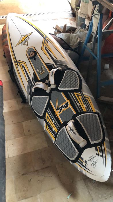 Prancha e vela de winsurf novas