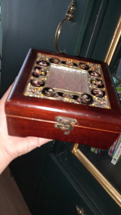 Шкатулка для украшений